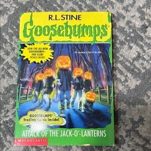 Scholastic Goosebumps Book - Green and Blue Cover
